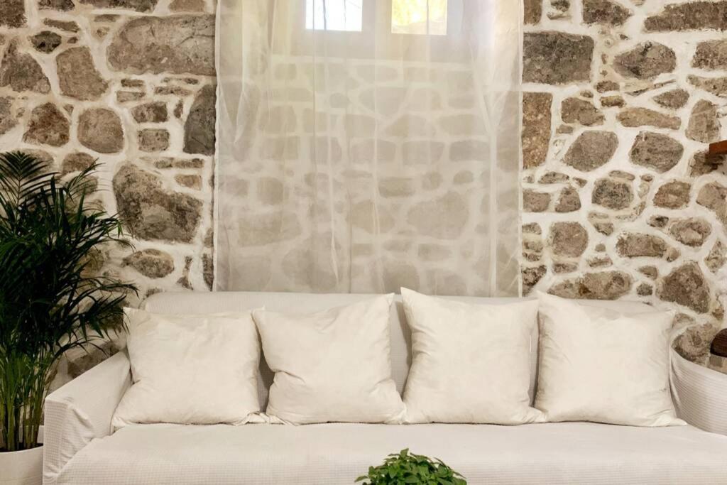 Lava House Apartamento Mandrákion Exterior foto